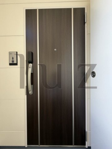 エムティーゼットツーの玄関