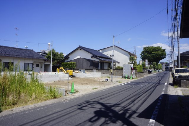 出雲市塩冶有原町　全２棟　新築建売住宅　人気の塩冶小学校区！の前面道路含む現地写真
