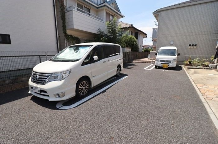 ルシオールⅡの駐車場
