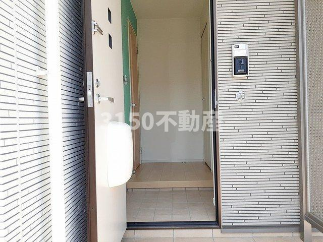 パルレ・モア・ダムールの玄関|収納もある玄関です