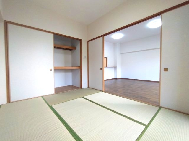 シンフォニアみなみが丘イーストコートA棟の和室|LDに和室が隣接、お子様の遊び場等多目的に活用可能