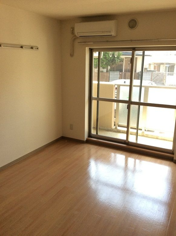 所沢市美原町１丁目の賃貸マンションの居間・リビング