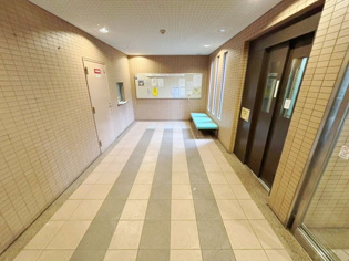 ハイツ本山のエントランス