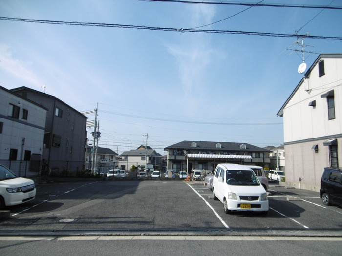 グランセジュールの駐車場