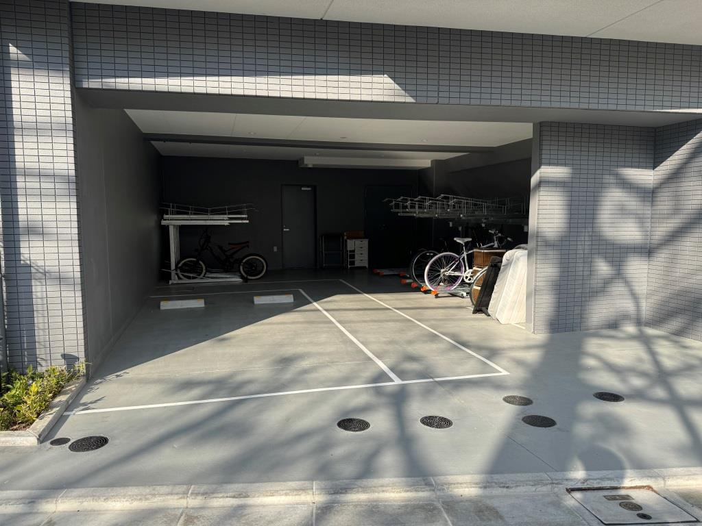 プロスタイルウェルス浅草アイル の駐車場