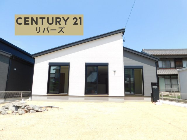 津島市神尾町字東之割の新築一戸建の外観|☆最終１棟☆　　いつでもご案内致します！（お問合せ当日、平日、水曜、夜間でもＯＫ）　南向き、陽当たり良好！！　敷地５８．３７坪！　駐車並列４台ＯＫ　南に広い庭付き♪　暮らしやすい動線が魅力の平屋住宅♪