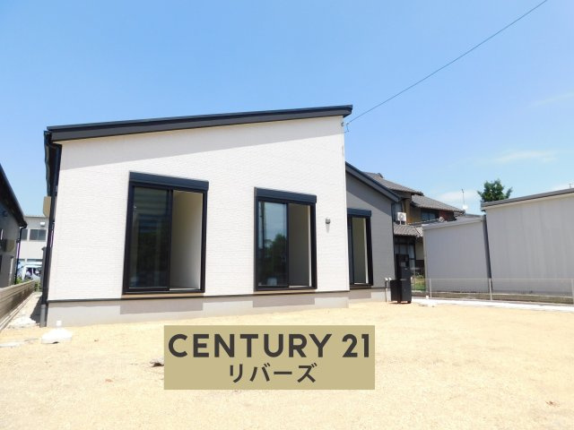 津島市神尾町字東之割の新築一戸建の外観|☆最終１棟☆　　いつでもご案内致します！（お問合せ当日、平日、水曜、夜間でもＯＫ）　南向き、陽当たり良好！！　敷地５８．３７坪！　駐車並列４台ＯＫ　南に広い庭付き♪　暮らしやすい動線が魅力の平屋住宅♪