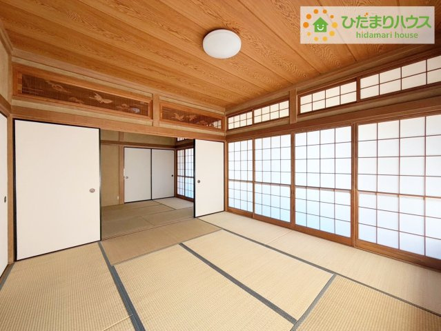 日立市末広町3丁目　中古戸建の和室|和の風情を演出する内障子付！