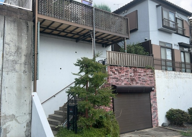 【構造・工法・仕様】 | 「構造」は建物を支える骨組みで、「工法」は構造を組み立てる方法をいい、構造や工法によって建物のデザインや強度、断熱性などに違いがあります。