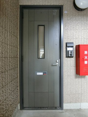 【玄関】 | Logement de haut pon（ロジュムドオポー） | イメージ101号室の写真（反転あり）