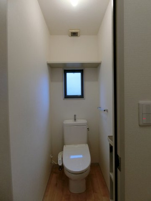 【トイレ】 | Logement de haut pon（ロジュムドオポー） | イメージ101号室の写真（反転あり）