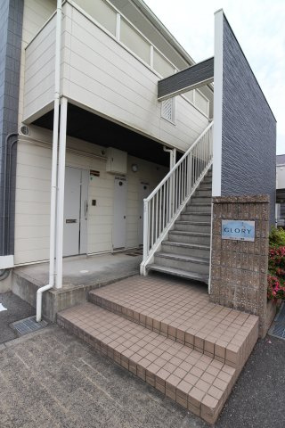 神戸市西区玉津町出合のハイツのエントランス