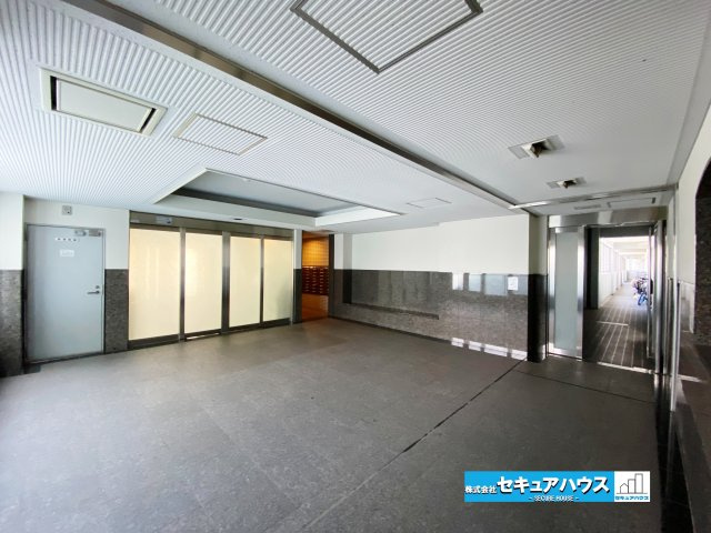 【中古マンション】バンベール・ラフィネ道徳のエントランス|事前予約にて現地ご見学いただけます！お気軽にお問い合わせください♪
■株式会社　セキュアハウス　豊明支店■
住宅ローンに強く、知識、経験豊富なスタッフ在籍
お客様に寄り添い、ご成約後もサポート致します