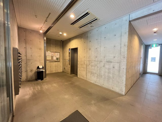 船場ミッドキューブのロビー