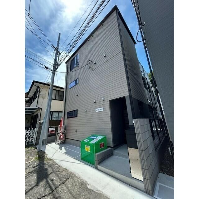 ＯＰＰＡＭＡ　ＣＲＥＳＴの外観