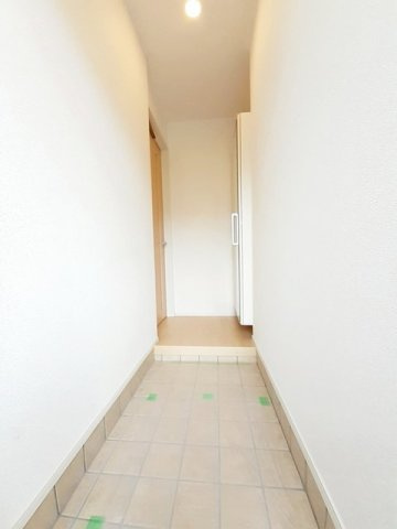 グランディール枝堀Ａの玄関
