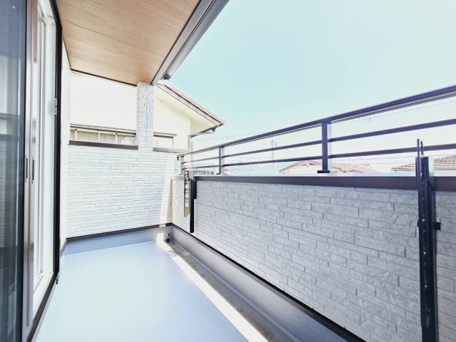 若草町２丁目新築戸建のバルコニー