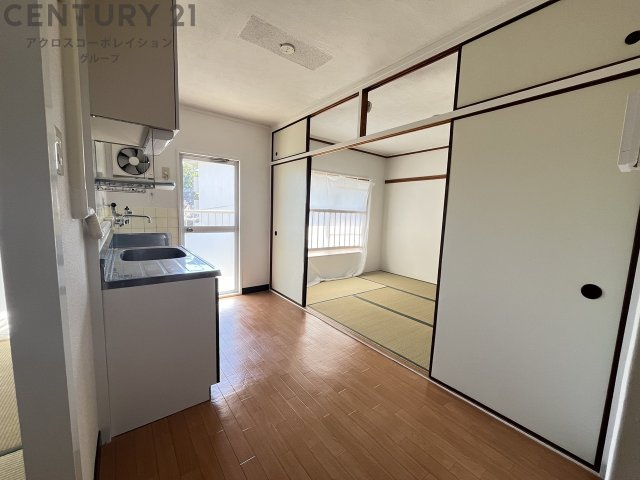 床色が落ち着いた色合いで綺麗です♪