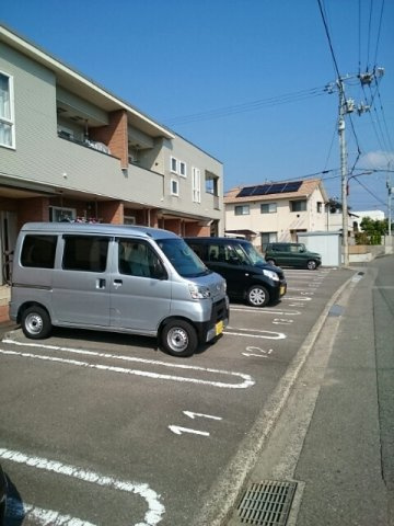 【駐車場】 | ハピネス　Ｂ