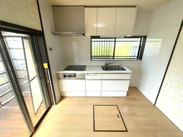 高島市安曇川町川島中古戸建のキッチン