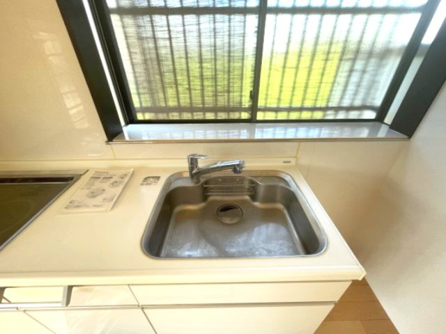 高島市安曇川町川島中古戸建のキッチン
