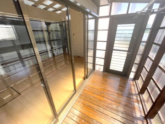 高島市安曇川町川島中古戸建の設備|サンルーム