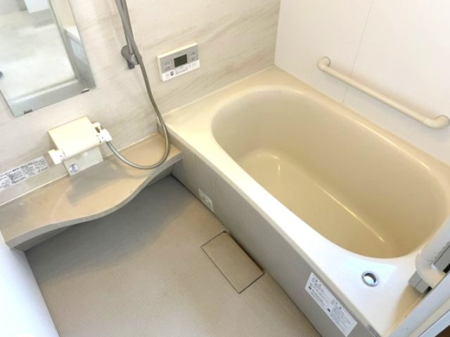 高島市安曇川町川島中古戸建の浴室