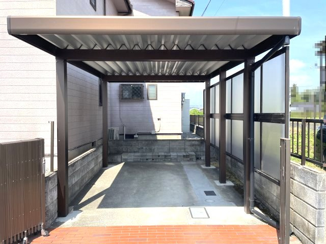 高島市安曇川町川島中古戸建の駐車場|カーポート