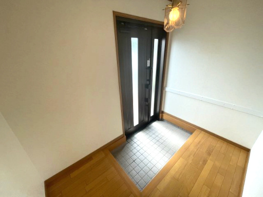 高島市安曇川町川島中古戸建の玄関