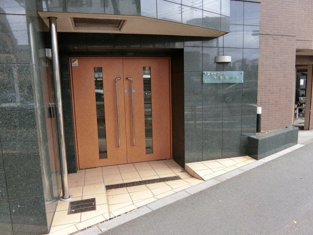 スカイコート千歳烏山第6のエントランス|エントランスです