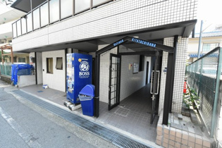 レファインド北立花のエントランス