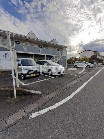 ＣＡＳＡカナイⅢの駐車場|高崎、前橋のお部屋探しはエンドスケープまで！お客様の理想お聞かせ下さい♪