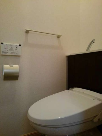 ザ・マンション横須賀のトイレ|コンパクトで使いやすいトイレです