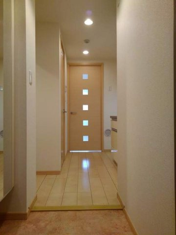 ザ・マンション横須賀の玄関|明るい玄関です