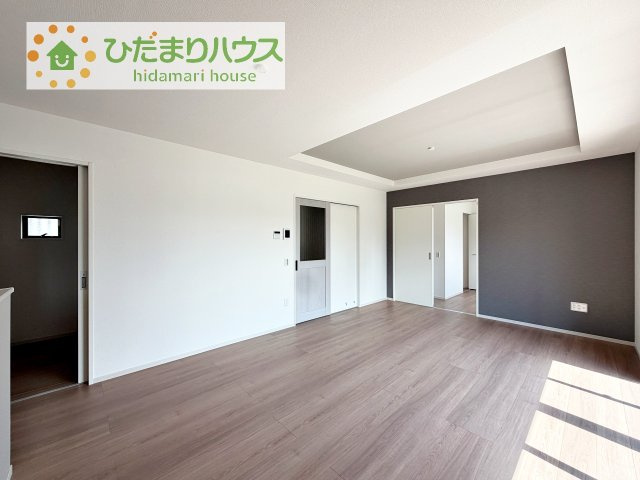 【居間・リビング】 | 取手市宮和田15期　新築戸建　1号棟 | 早くお仕事終わらせて、家に帰りたくなるようなリビングです(^^♪