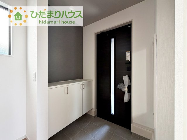 【玄関】 | 取手市宮和田15期　新築戸建　1号棟 | 使い勝手の良い大きなシューズボックス☆乱雑になりがちな玄関をスッキリ見せてくれます！