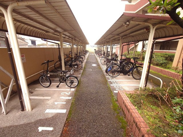 ハイマート若松（C-32）の駐輪場