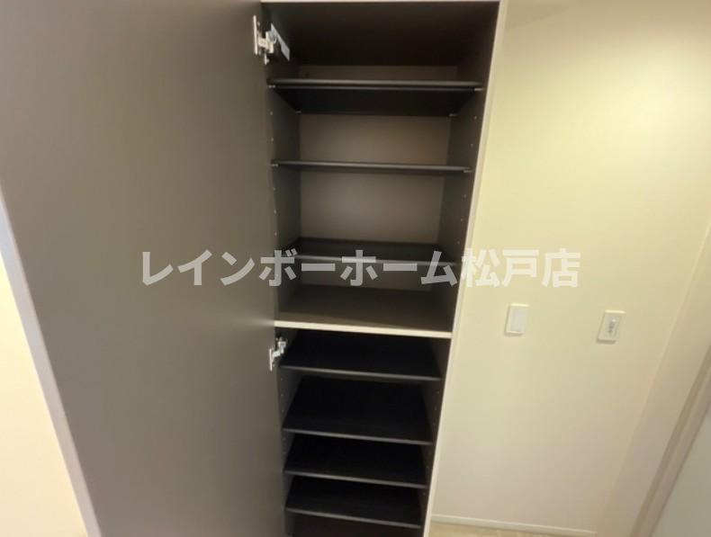 ラフィネ　柏の収納|こまごまとしたものを収納できそうですね