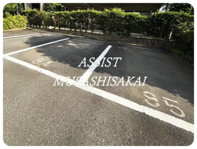 コーポレート小金井梶野通り5号棟の駐車場