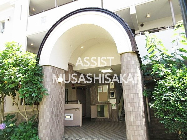 コーポレート小金井梶野通り5号棟のエントランス