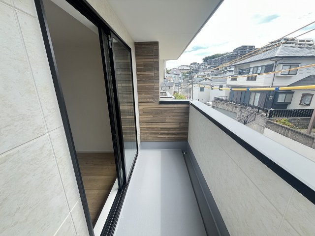 【バルコニー】 | 福岡市南区野多目5丁目1期　1号棟（全1棟）【仲介手数料無料・0円】 | 施工例。施工例は完成時と異なる場合があります。