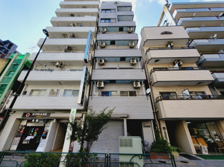 【外観】 | 倉澤ビル | 倉澤ビル　鶯谷駅から徒歩3分の好立地。入谷駅からも徒歩9分で行けます。近くにはコンビニやスーパーがあり、買い物便利です。鉄骨鉄筋コンクリート造の7階建て外観タイル張りマンション。