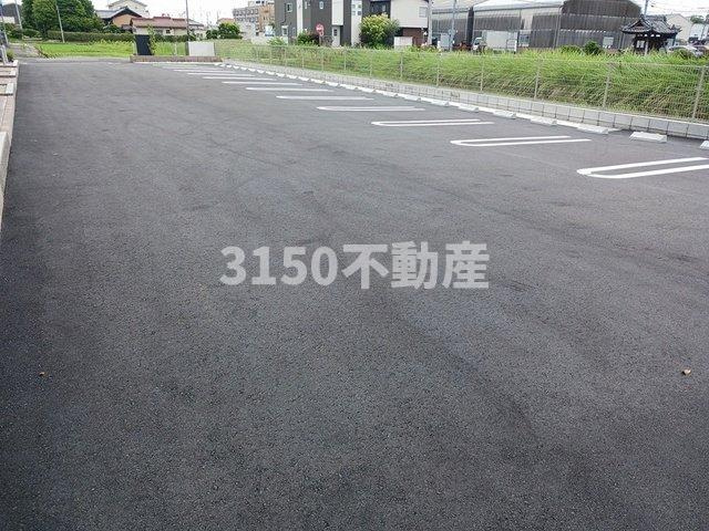 プレス　モート　ナナの駐車場|駐車場があります