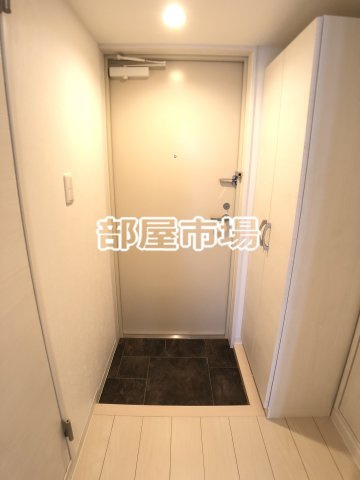 KS入谷EASTの玄関