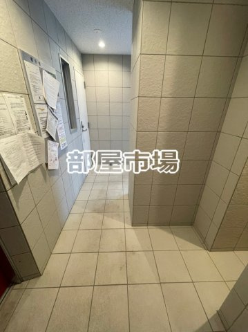 KS入谷EASTのロビー