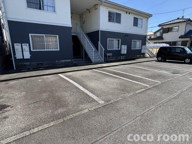 ベリエタージの駐車場