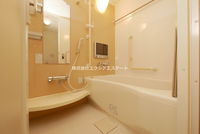 クローバー・プレミア昭和町の浴室
