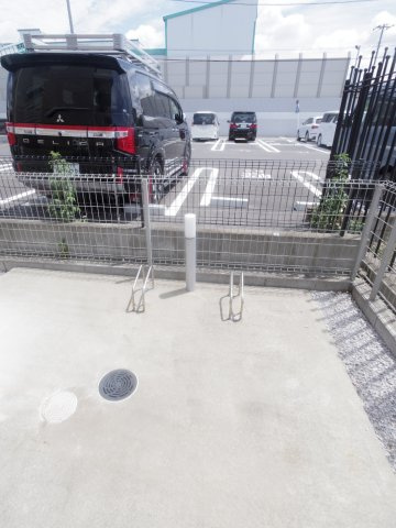 グラースＴの駐車場