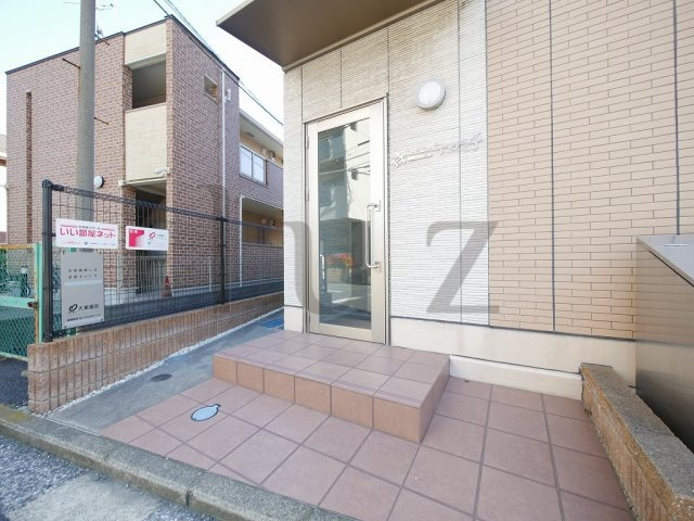 横浜市鶴見区尻手２丁目の賃貸マンションのエントランス