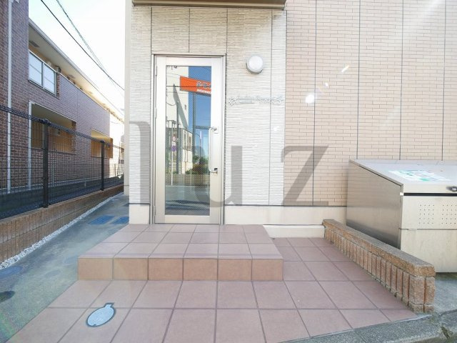 横浜市鶴見区尻手２丁目の賃貸マンションのエントランス